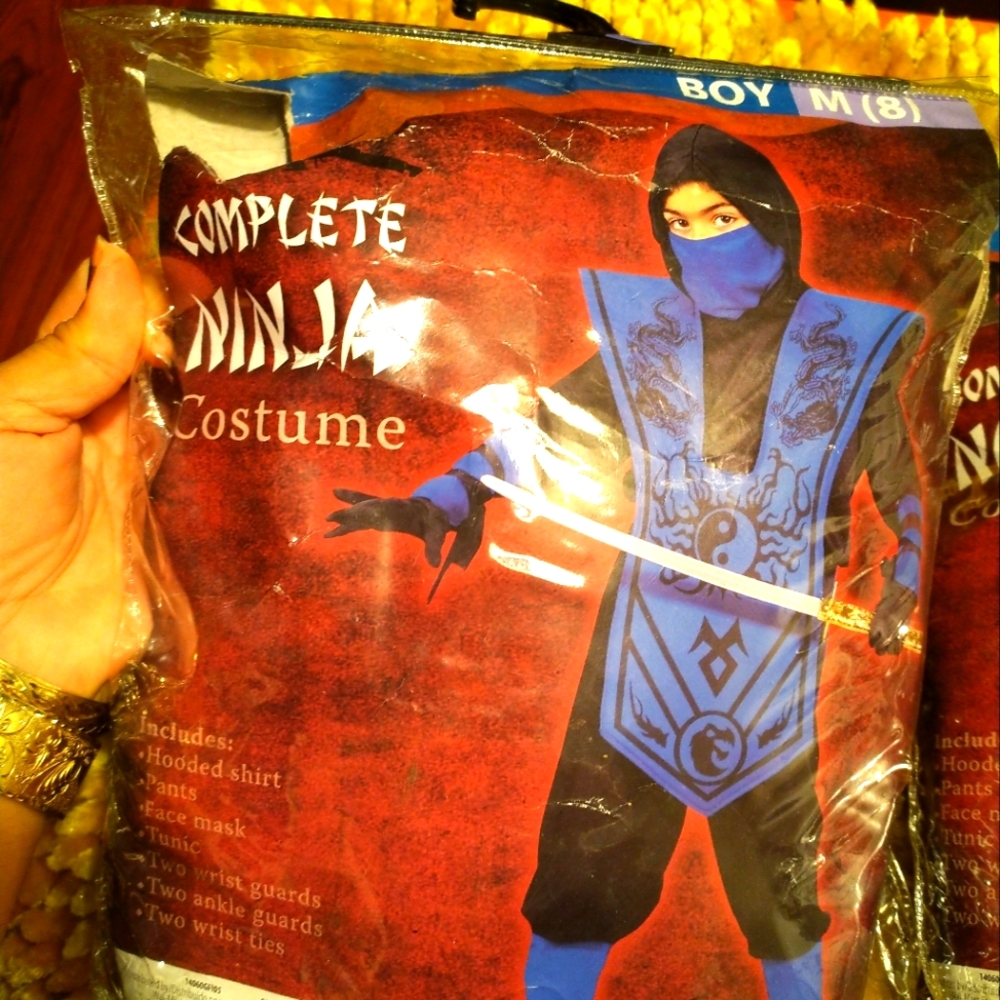 BOYS SIZE 8 MEDIUM COMPLETE NINJA HALLOWEEN COSTUME OR PRETEND DRESS UP NEW